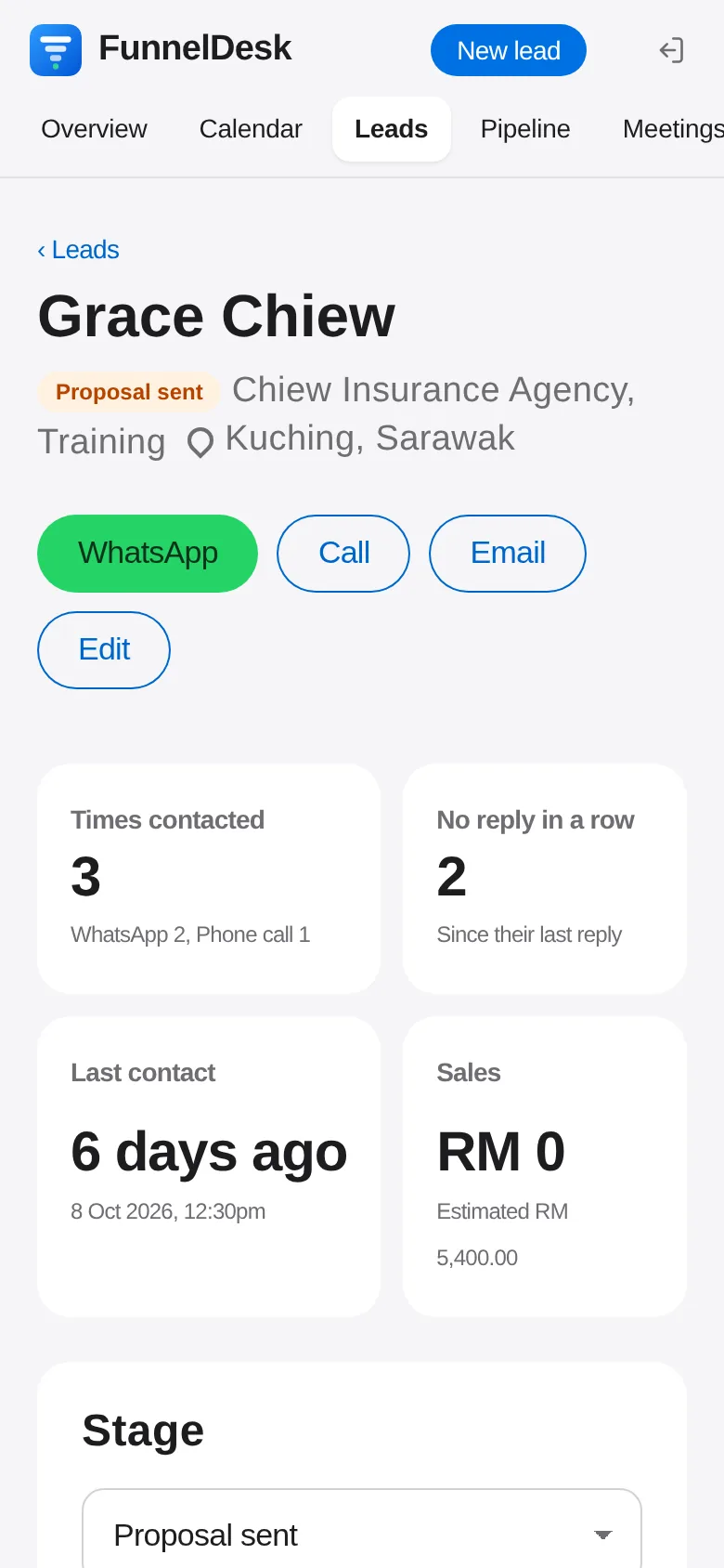 Lead page on a phone with WhatsApp and call buttons
